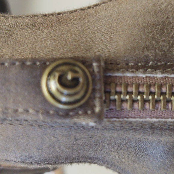 Preloved GUESS Bronze Strappy Heels Size 9 - Picture 5 of 8